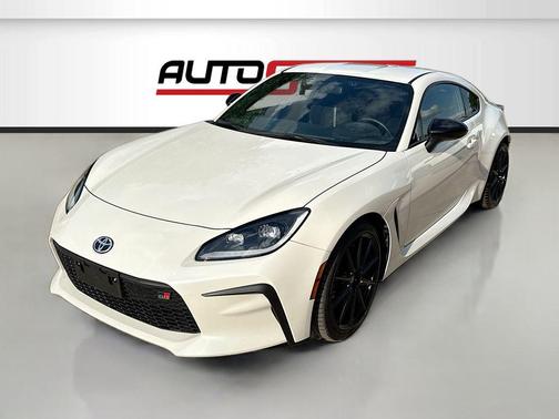 Halo 2024 Toyota GR86 Premium