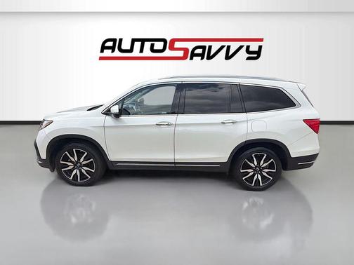 Platinum White Pearl 2022 Honda Pilot Touring 8-Passenger