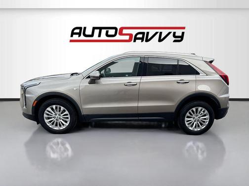 Latte Metallic 2024 Cadillac XT4 Luxury