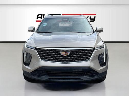 Latte Metallic 2024 Cadillac XT4 Luxury