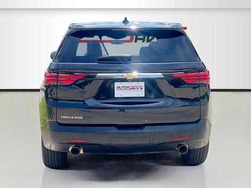 Mosaic Black Metallic 2023 Chevrolet Traverse LS