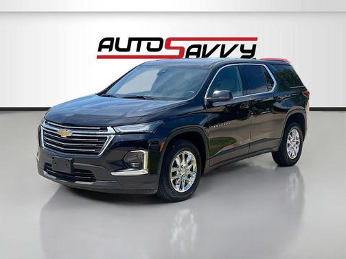 Mosaic Black Metallic 2023 Chevrolet Traverse LS
