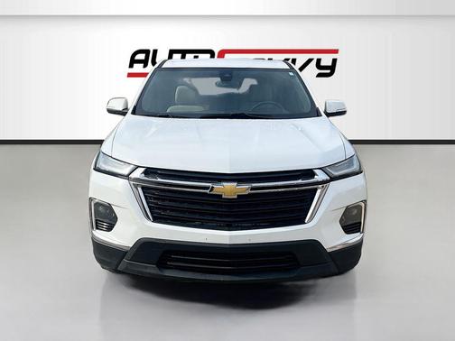 Summit White 2023 Chevrolet Traverse LS