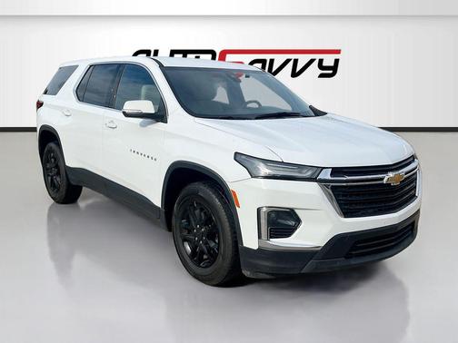 Summit White 2023 Chevrolet Traverse LS