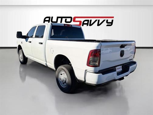 2024 RAM 2500 Tradesman Crew Cab 4x4 6'4' Box