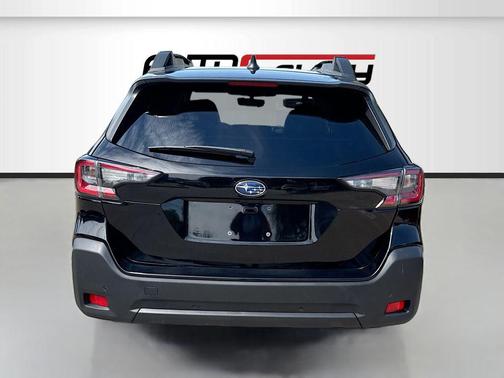 Crystal Black Silica 2025 Subaru Outback Onyx Edition XT