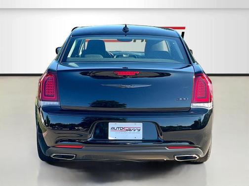 Gloss Black 2023 Chrysler 300 Touring