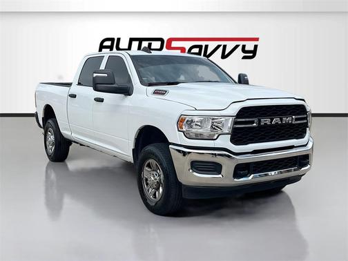 2023 RAM 2500 Tradesman Crew Cab 4x4 6'4' Box