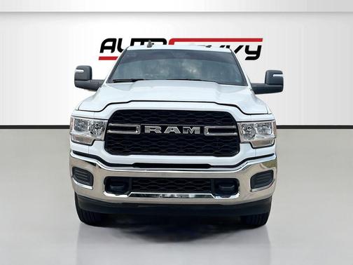 2023 RAM 2500 Tradesman Crew Cab 4x4 6'4' Box