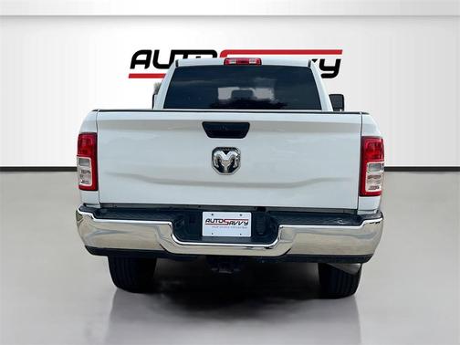 2023 RAM 2500 Tradesman Crew Cab 4x4 6'4' Box