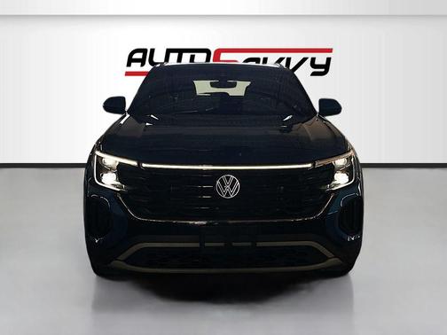 Blue Metallic 2024 Volkswagen Atlas Cross Sport 2.0T SE w/Technology