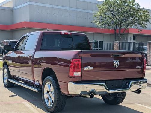 Delmonico Red Pearlcoat 2018 RAM 1500 Big Horn