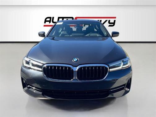 2023 BMW 530 i