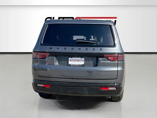 Baltic Gray Metallic Clearcoat 2024 Jeep Wagoneer Series II Carbide 4x4