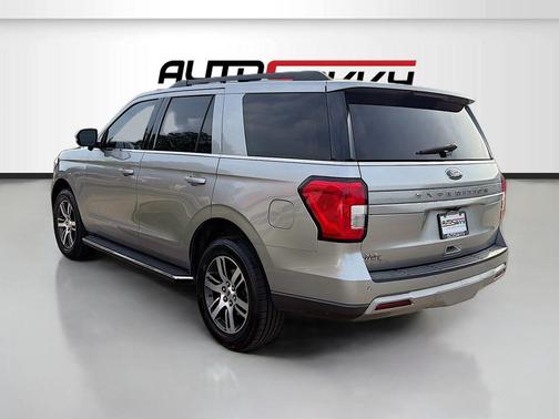 ICONIC SILVER METALLIC 2022 Ford Expedition XLT