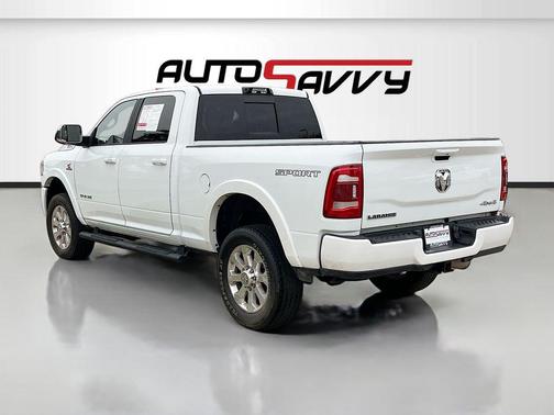 Bright White Clearcoat 2022 RAM 3500 Laramie Crew Cab 4x4 6'4' Box