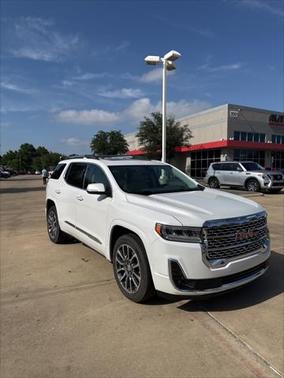 2022 GMC Acadia Denali