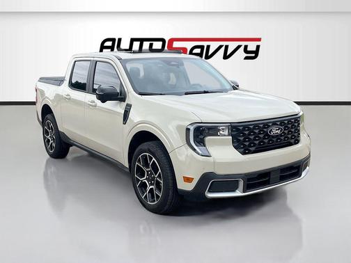 DESERT SAND 2025 Ford Maverick Lariat
