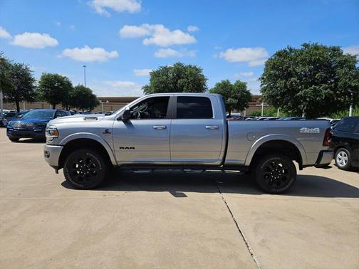 2022 RAM 2500 Laramie Crew Cab 4x4 6'4' Box