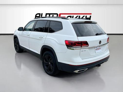 Pure White 2023 Volkswagen Atlas 3.6L SE w/Technology
