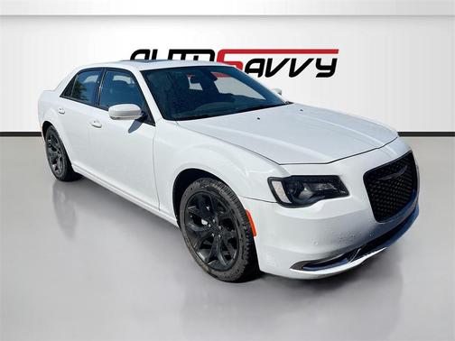 2022 Chrysler 300 S