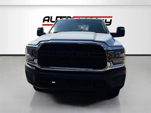 2024 RAM 2500 Tradesman Crew Cab 4x4 6'4' Box