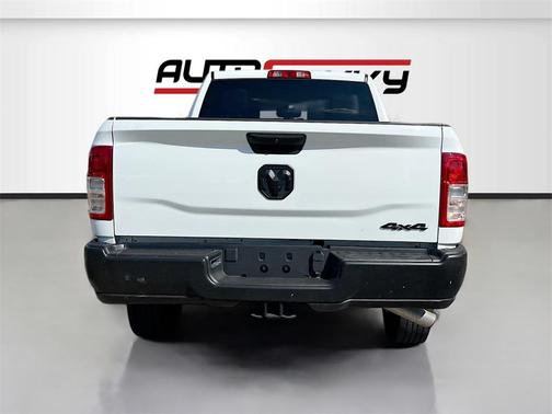 2024 RAM 2500 Tradesman Crew Cab 4x4 6'4' Box