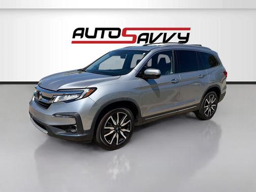 Lunar Silver Metallic 2022 Honda Pilot AWD Elite