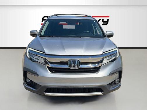 Lunar Silver Metallic 2022 Honda Pilot AWD Elite