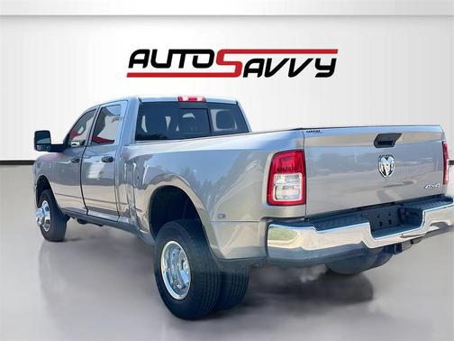 2024 RAM 3500 Tradesman Crew Cab 4x4 8' Box