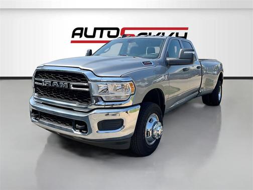 2024 RAM 3500 Tradesman Crew Cab 4x4 8' Box
