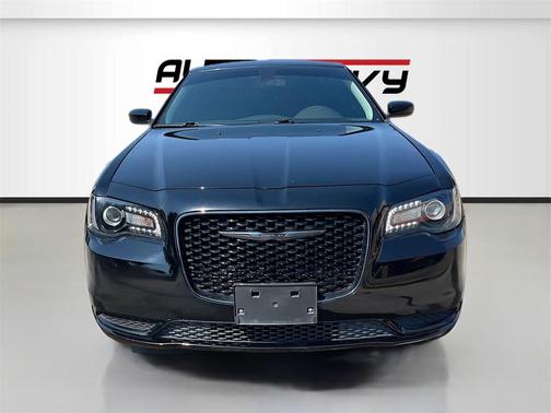 2022 Chrysler 300 Touring