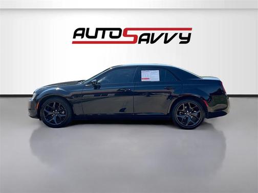 2022 Chrysler 300 Touring