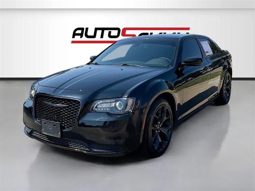 2022 Chrysler 300 Touring