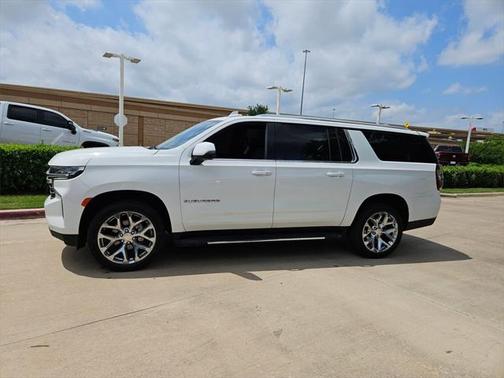 2022 Chevrolet Suburban LT