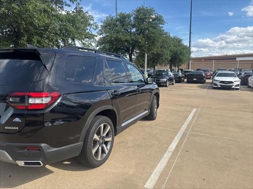 2023 Honda Pilot Touring 8-Passenger