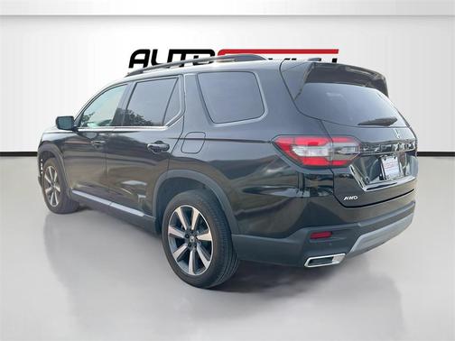 2023 Honda Pilot Touring 8-Passenger