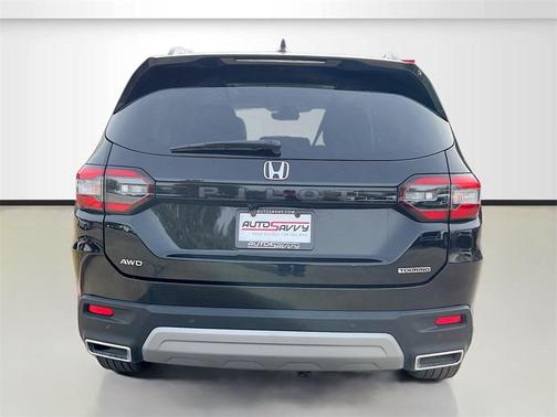 2023 Honda Pilot Touring 8-Passenger
