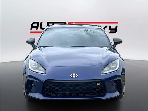 Trueno Blue 2024 Toyota GR86 Premium
