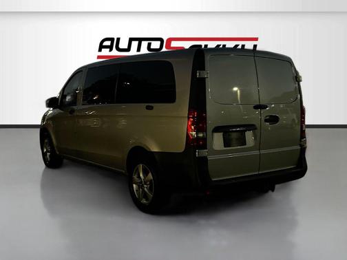 2023 Mercedes-Benz Metris Base