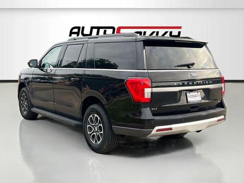 AGATE BLACK METALLIC 2022 Ford Expedition Max XLT