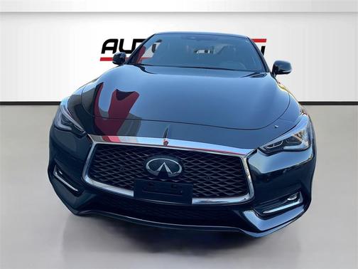2022 INFINITI Q60 LUXE