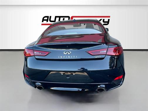 2022 INFINITI Q60 LUXE