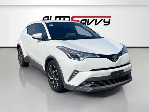 Blizzard Pearl 2018 Toyota C-HR XLE Premium
