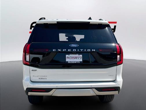 Star White Metallic Tri-Coat 2025 Ford Expedition Max Platinum