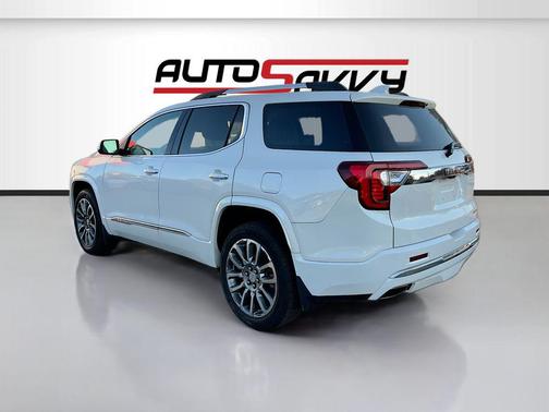 2022 GMC Acadia Denali