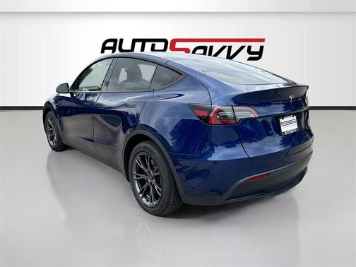 2025 Tesla Model Y Long Range Dual Motor Rear-Wheel Drive