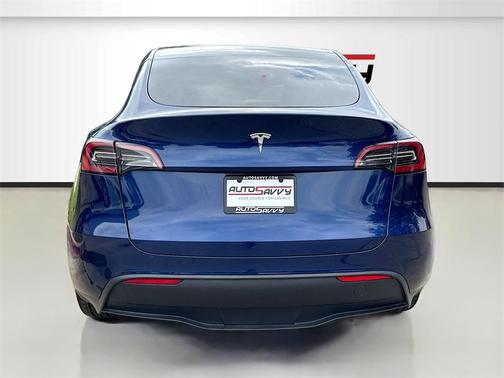 2025 Tesla Model Y Long Range Dual Motor Rear-Wheel Drive
