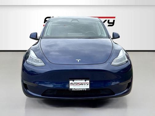 2025 Tesla Model Y Long Range Dual Motor Rear-Wheel Drive
