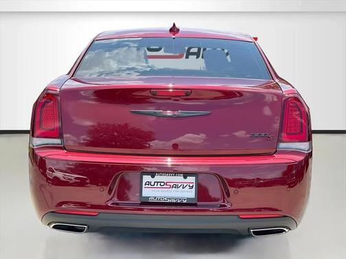 2022 Chrysler 300 S